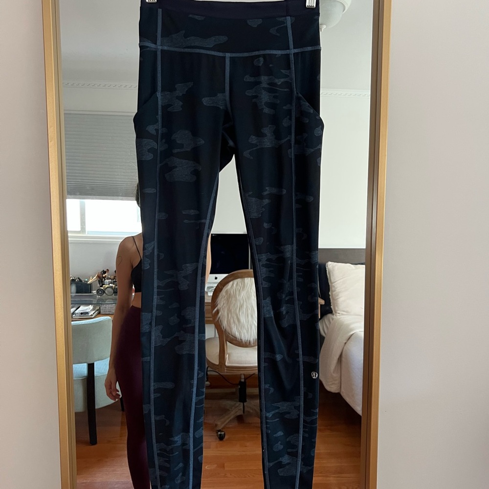 Lulu Lemon Camo Leggings / pockets